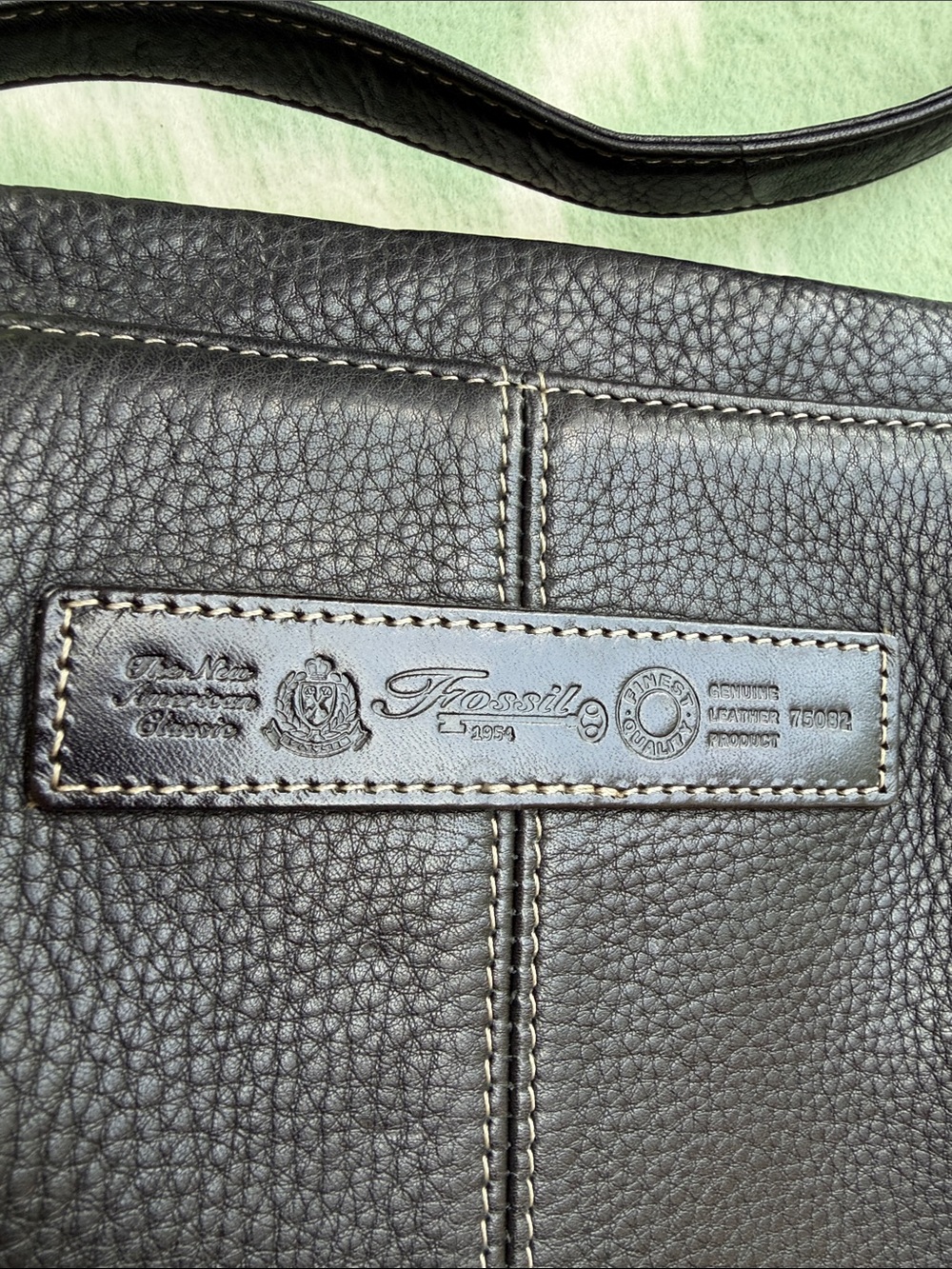 Fossil Black Pebbled Leather Crossbody Bag - 9x8x3” - Picture 2 of 15